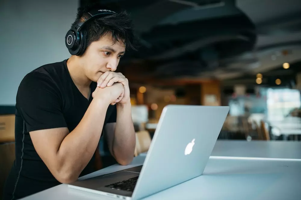 10 entscheidende Hybrid Work Soft Skills